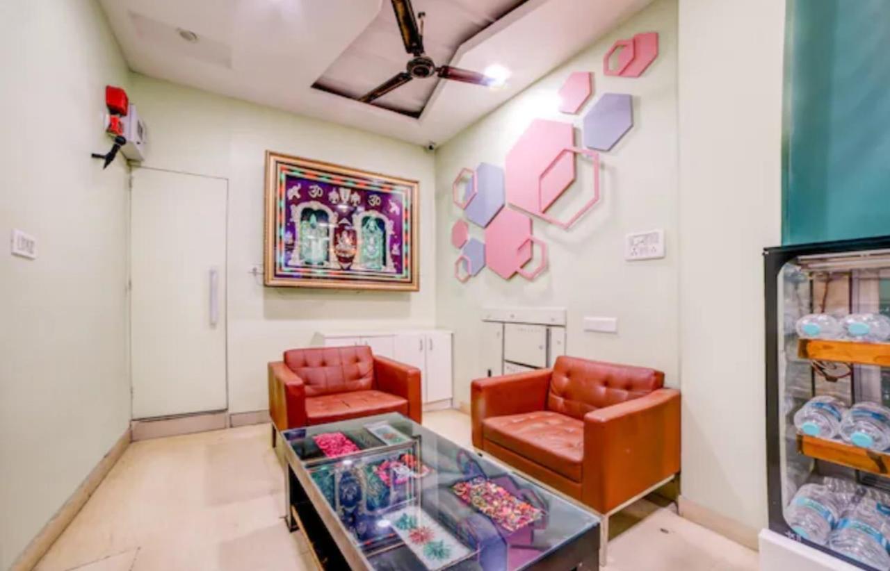 Hotel Nityaa Suites New Delhi Bagian luar foto