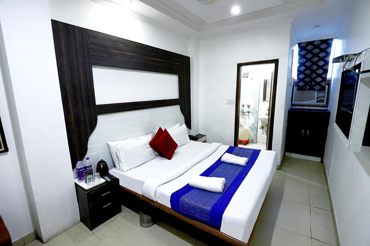 Hotel Nityaa Suites New Delhi Bagian luar foto