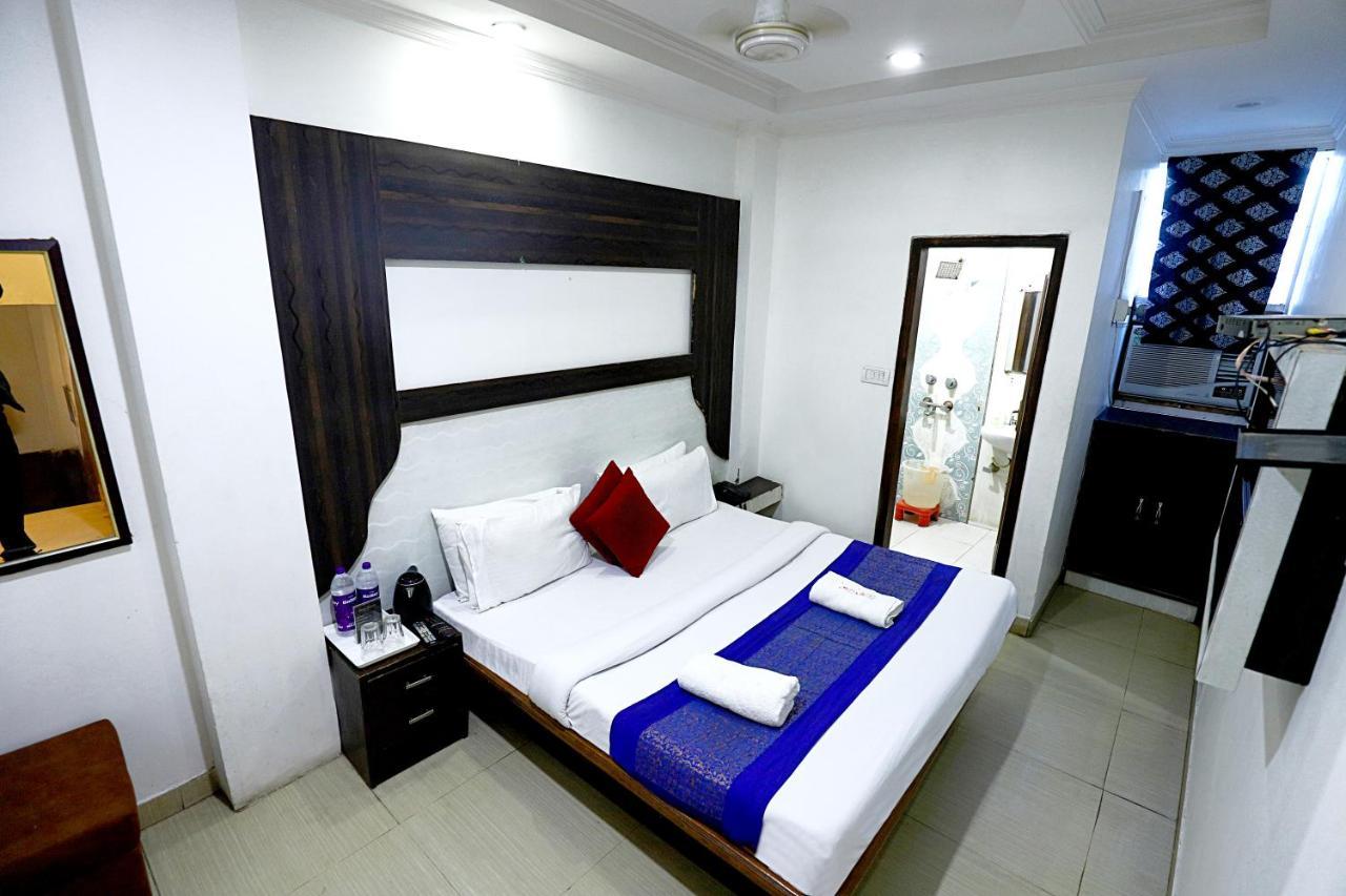 Hotel Nityaa Suites New Delhi Bagian luar foto