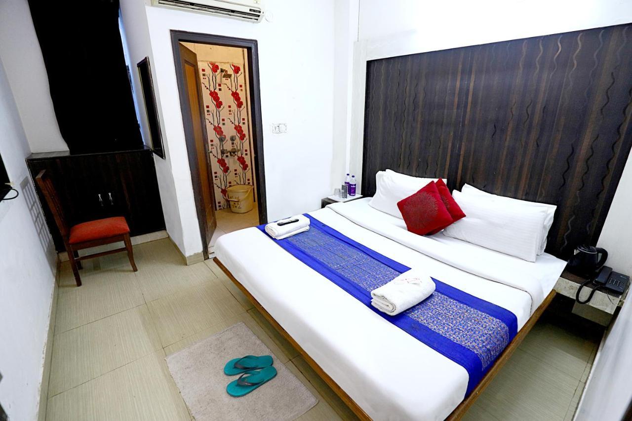 Hotel Nityaa Suites New Delhi Bagian luar foto