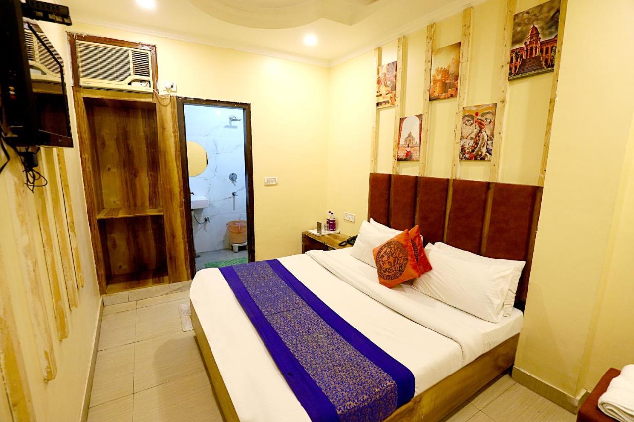 Hotel Nityaa Suites New Delhi Bagian luar foto