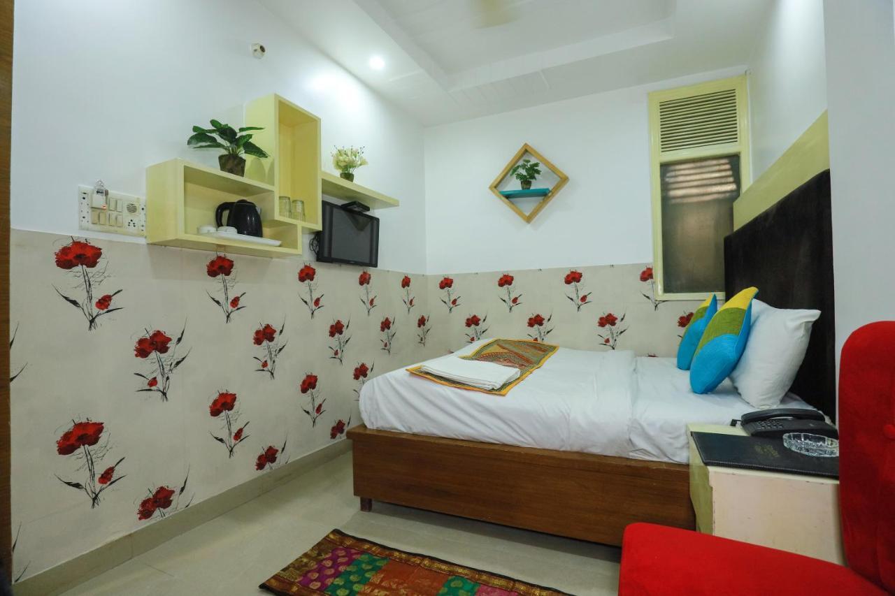 Hotel Nityaa Suites New Delhi Bagian luar foto
