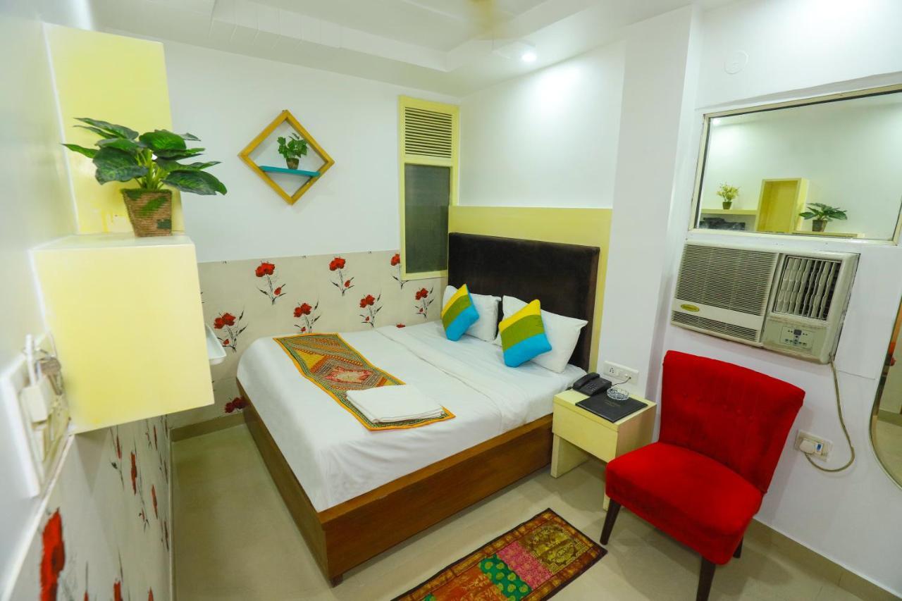 Hotel Nityaa Suites New Delhi Bagian luar foto