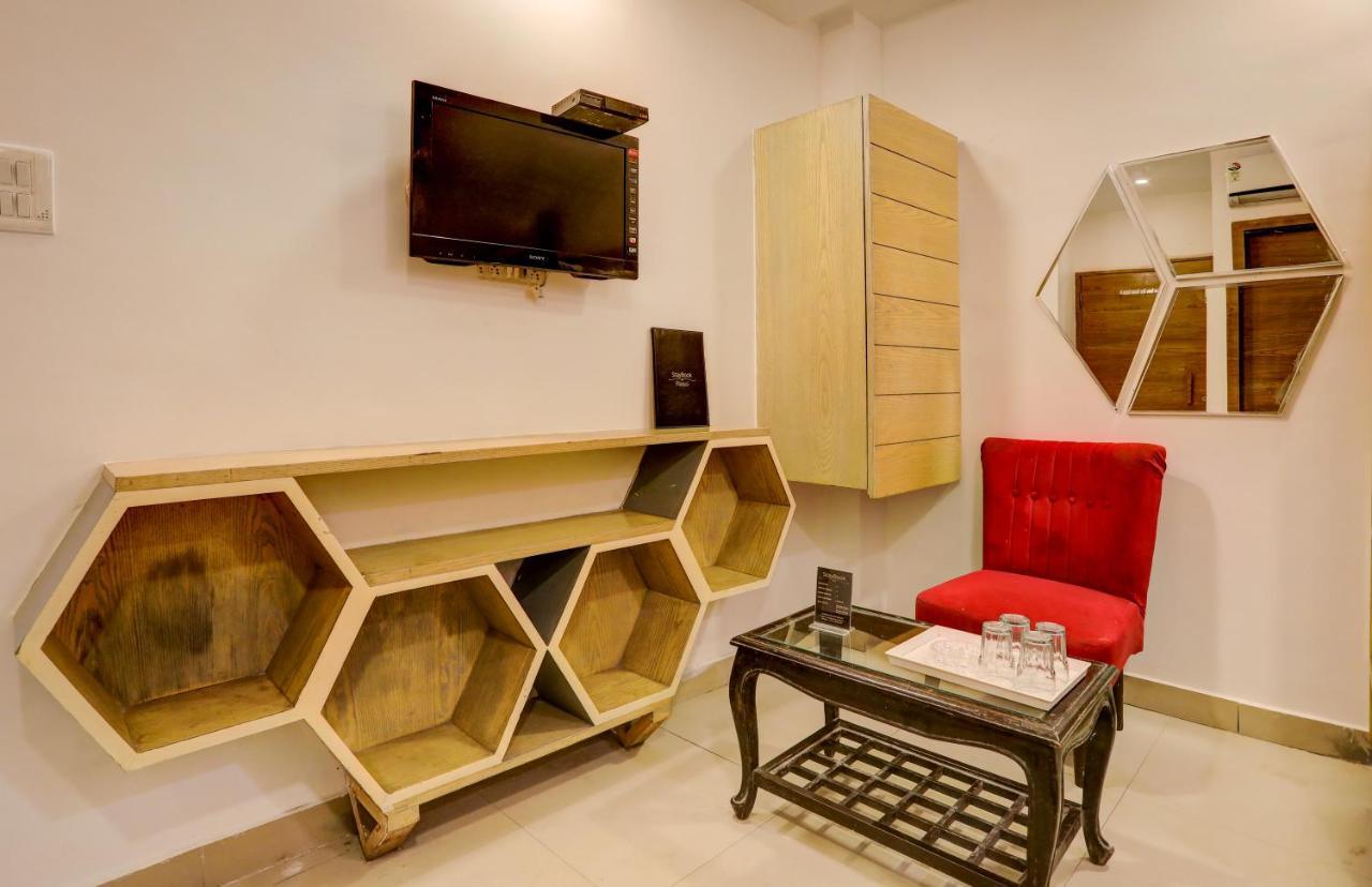 Hotel Nityaa Suites New Delhi Bagian luar foto