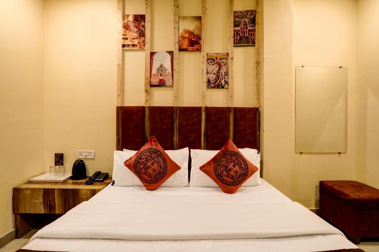 Hotel Nityaa Suites New Delhi Bagian luar foto