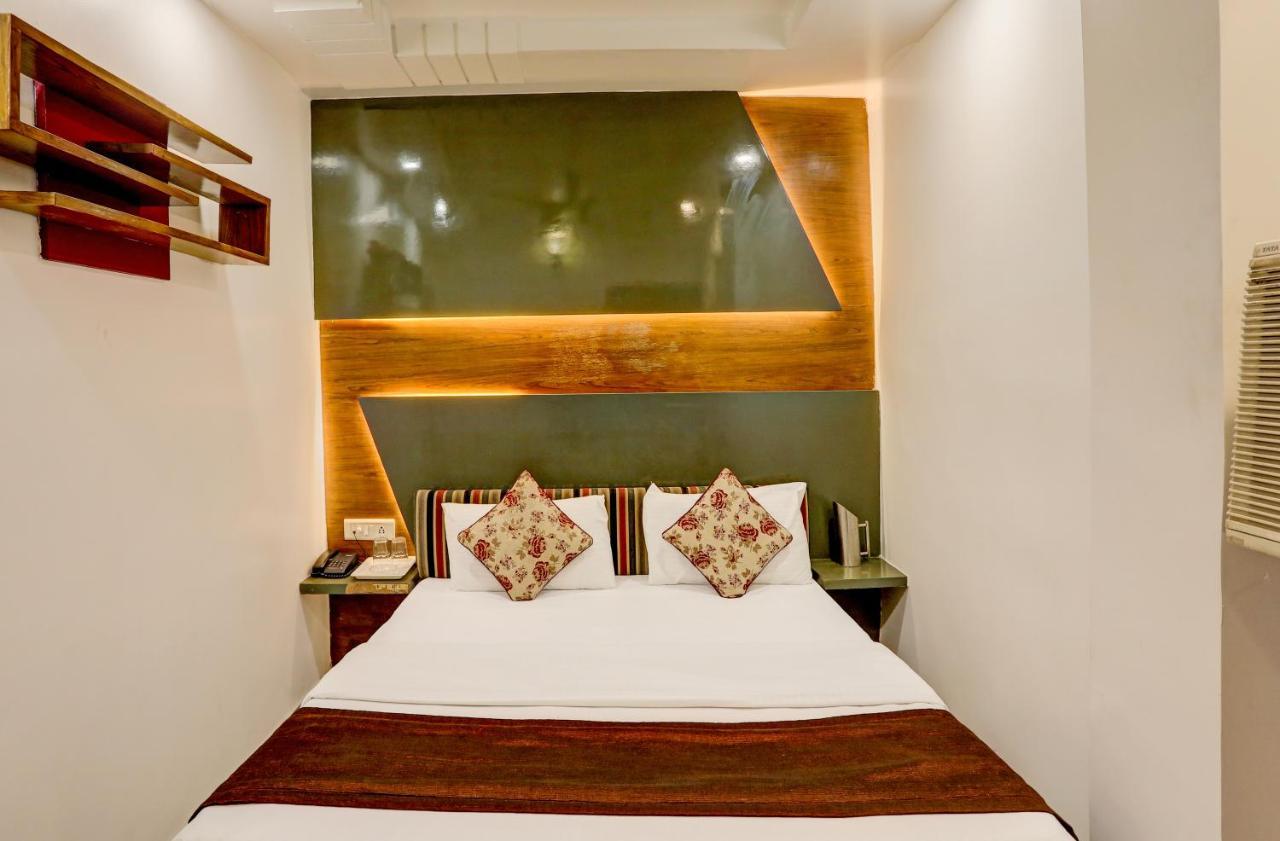Hotel Nityaa Suites New Delhi Bagian luar foto