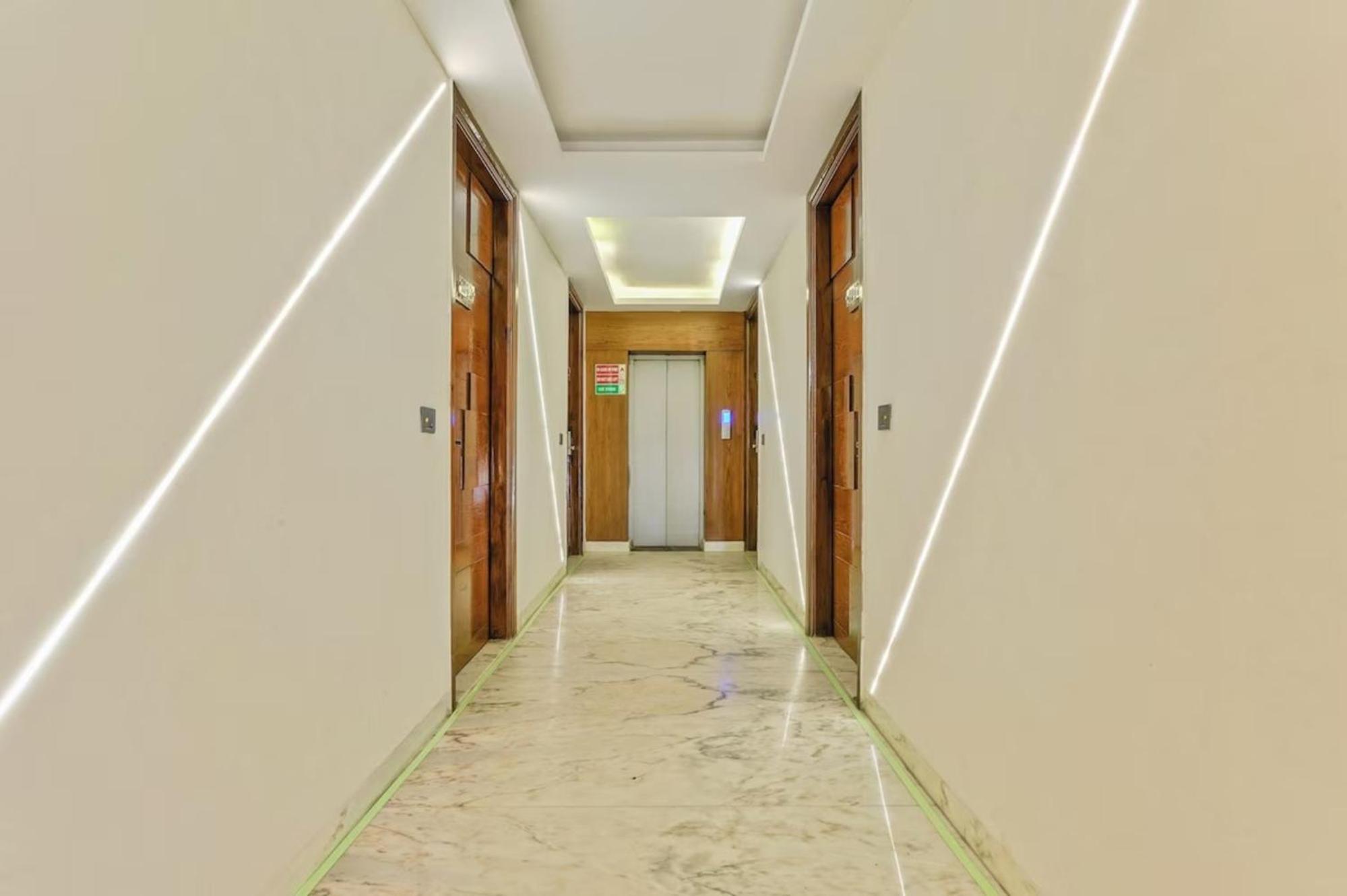 Hotel Nityaa Suites New Delhi Bagian luar foto