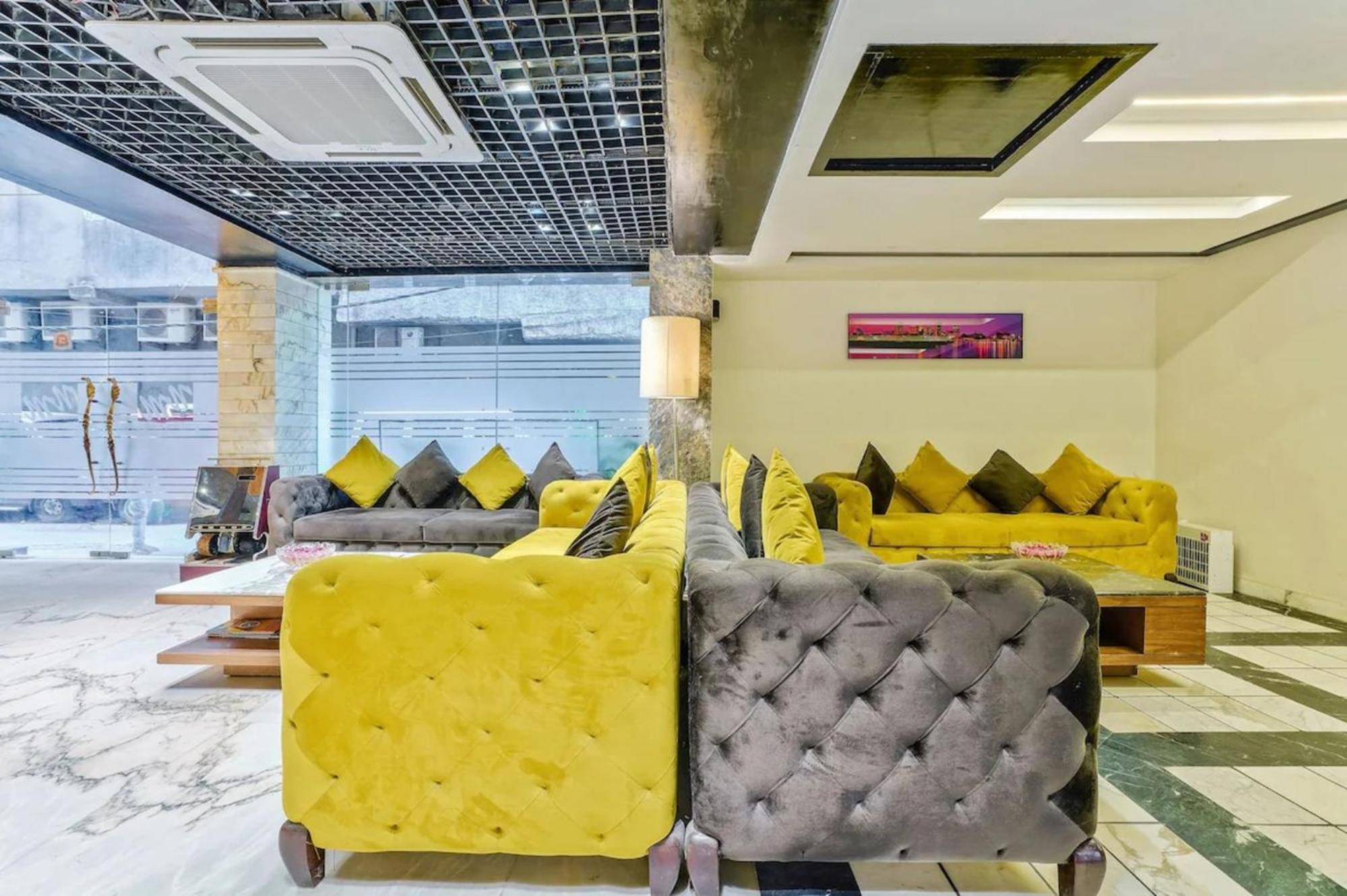 Hotel Nityaa Suites New Delhi Bagian luar foto